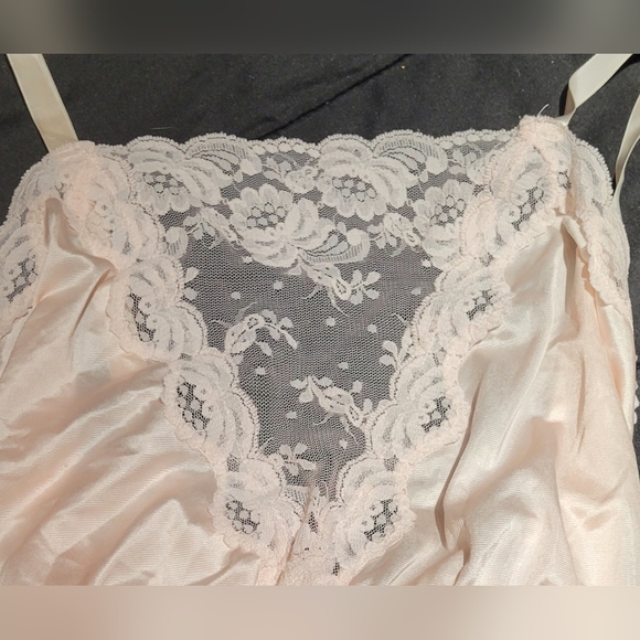 Onsie - Picture 3 of 3